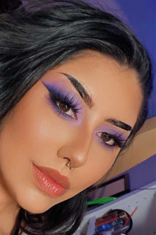 Gorgeous eye makeup look using lavender eyeshadow