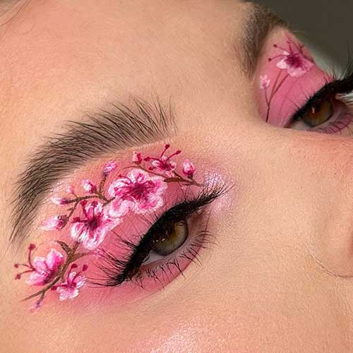 Pink eyeshadow with flower makeup look for the spring season